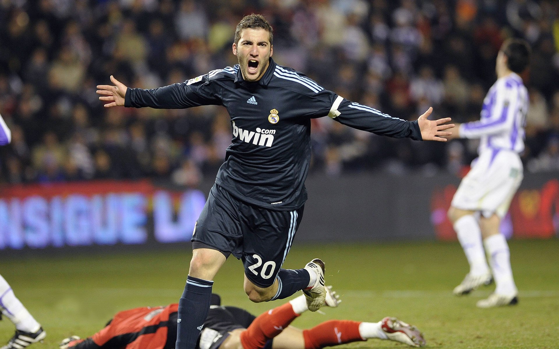 斯滕伯根100米自由泳冲刺表现抢眼