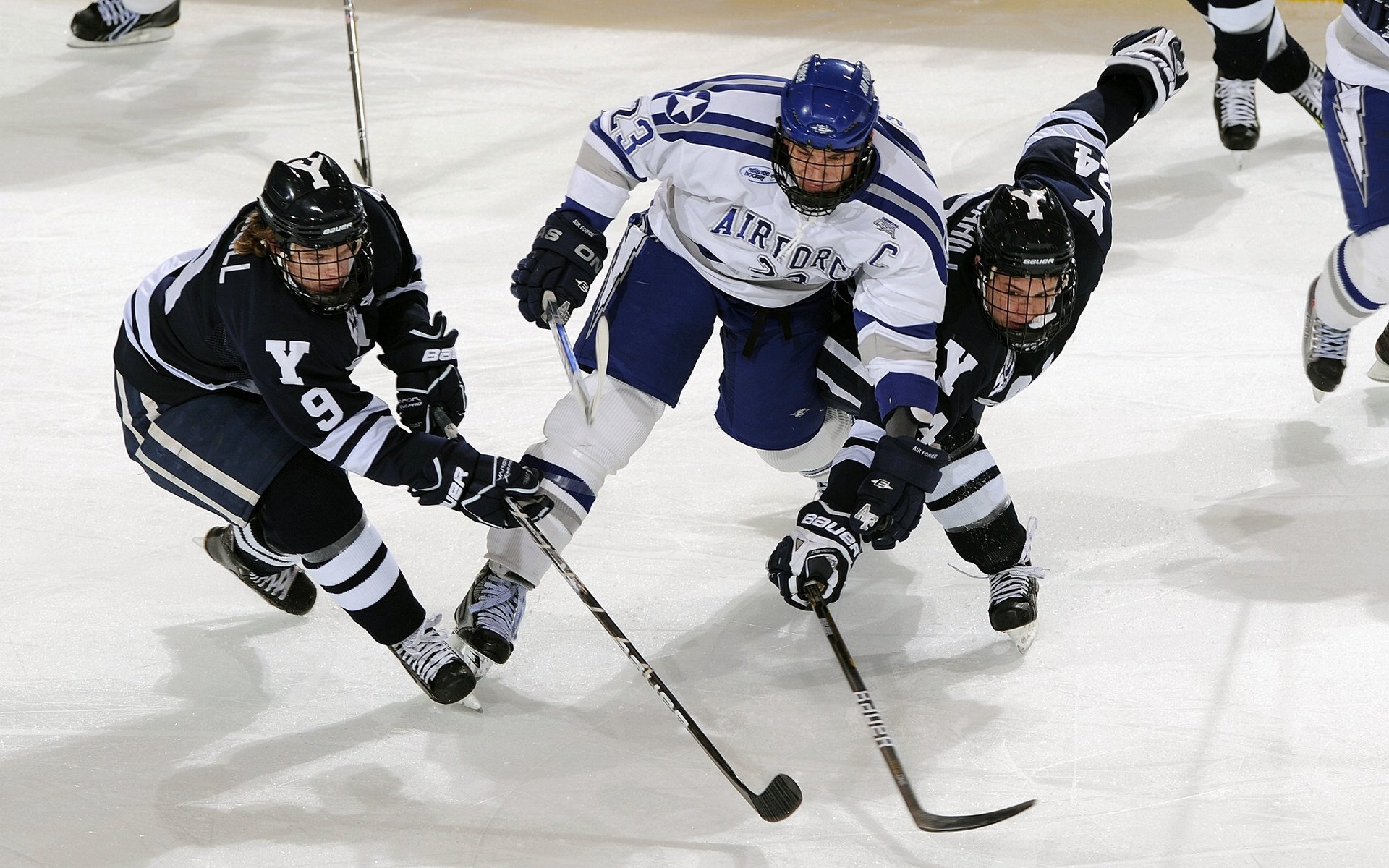 波尔曼的全能表现为袋鼠队提供了丰富的战术组合,波尔曼斯